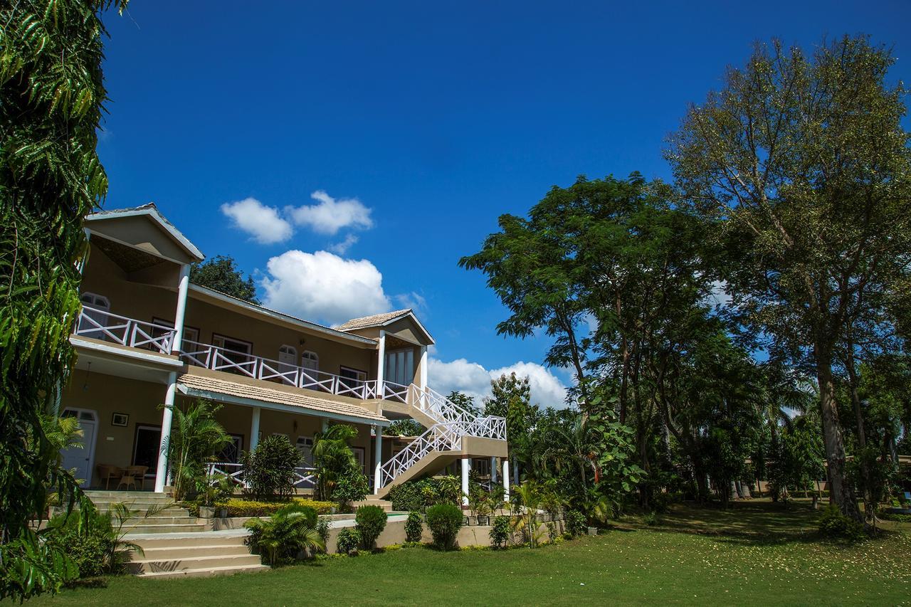 Tiger'S Den Resort Bandhavgarh National Park Esterno foto